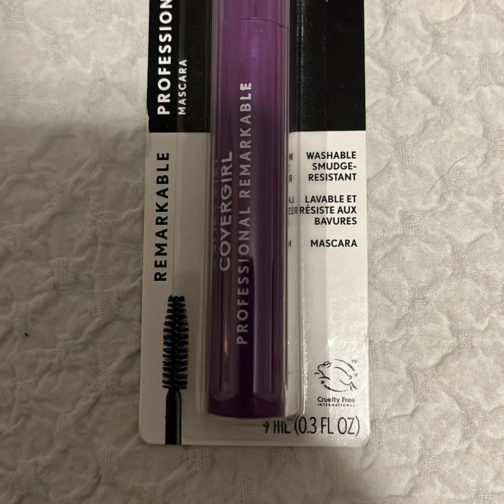 NWT Covergirl Professional Mascara 200 Very Black